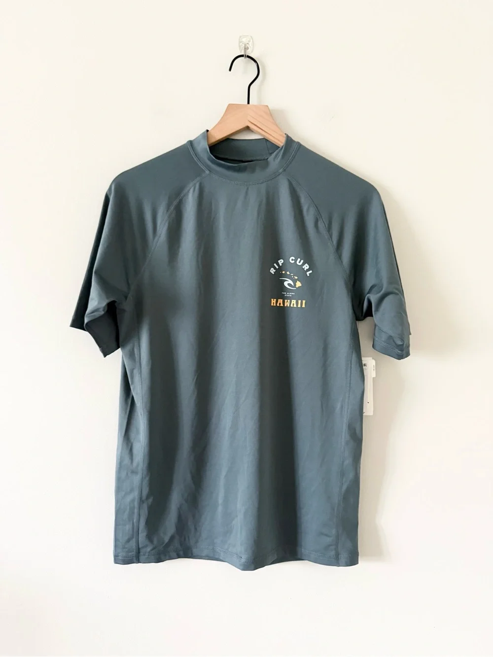 NWT Rip Curl Men's Short Sleeve Relaxed Fit Rash Guard Tee - Gray Size S